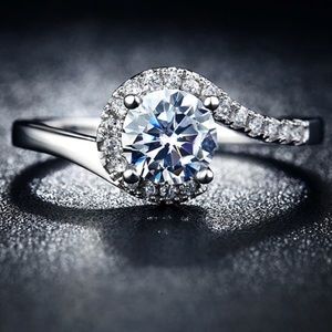 925 Sterling Silver Swirl Ring With Round Solitaire